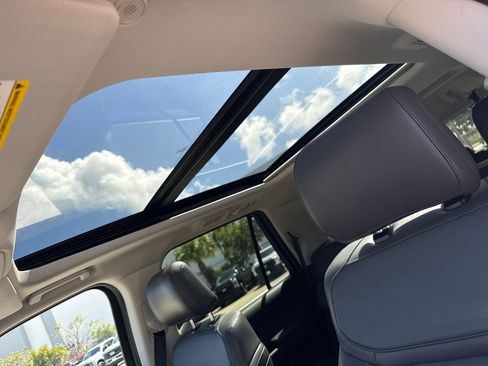 Certified 2025 Ford Expedition Active image 9