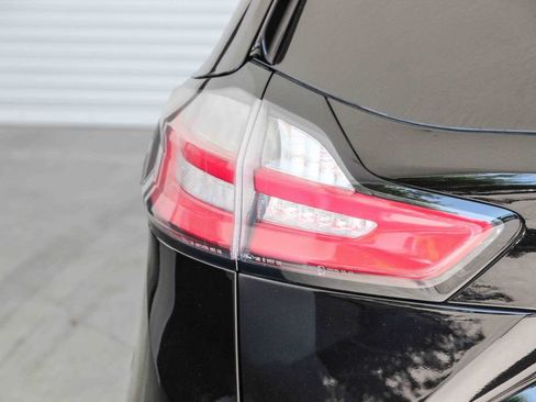 Used 2023 Ford Edge ST AWD/4WD image 7