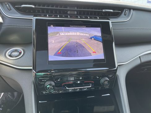 New 2025 Jeep Grand Cherokee Altitude image 24