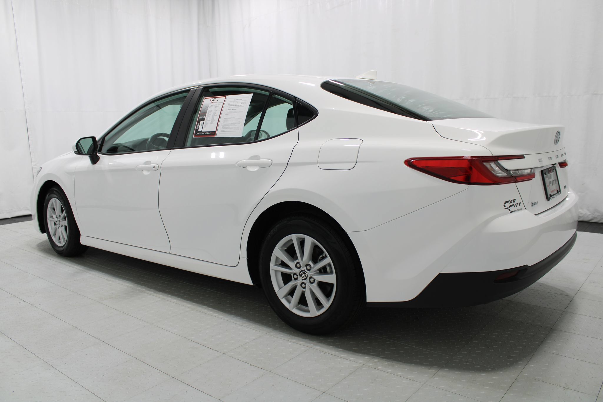 Used 2025 Toyota Camry LE FWD image 8