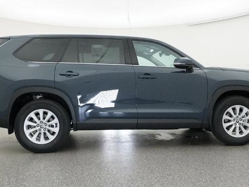 New 2026 Toyota Grand Highlander XLE FWD image 6
