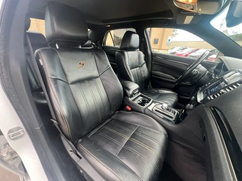 Used 2017 Chrysler 300 S w/ 300S Premium Group RWD image 38