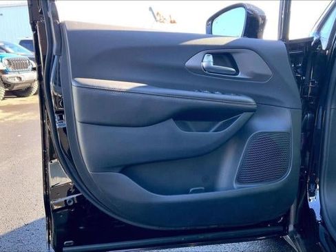 New 2026 Chrysler Voyager LX image 45