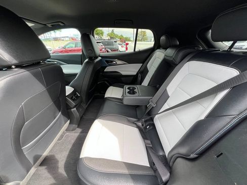 Used 2024 Chevrolet Equinox EV LT AWD/4WD image 21