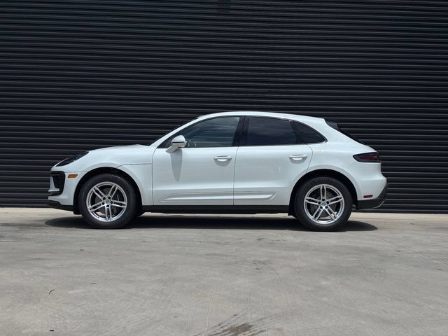 Certified 2026 Porsche Macan AWD/4WD image 2