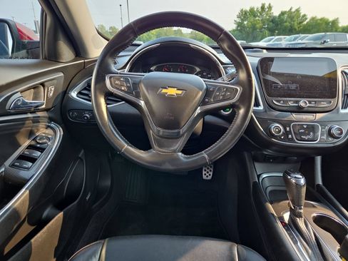 Certified 2017 Chevrolet Malibu LT w/ Leather Package FWD image 12