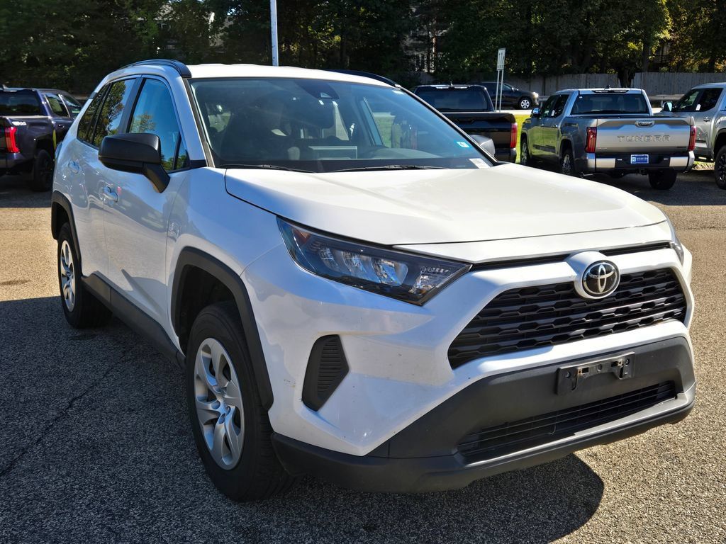 Used 2021 Toyota RAV4 LE AWD/4WD image 8