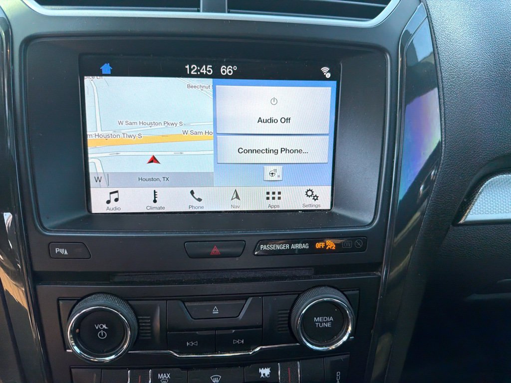 Used 2018 Ford Explorer XLT w/ Equipment Group 202A FWD image 15