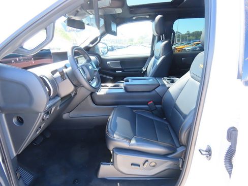 Used 2025 Ford Expedition Tremor image 25