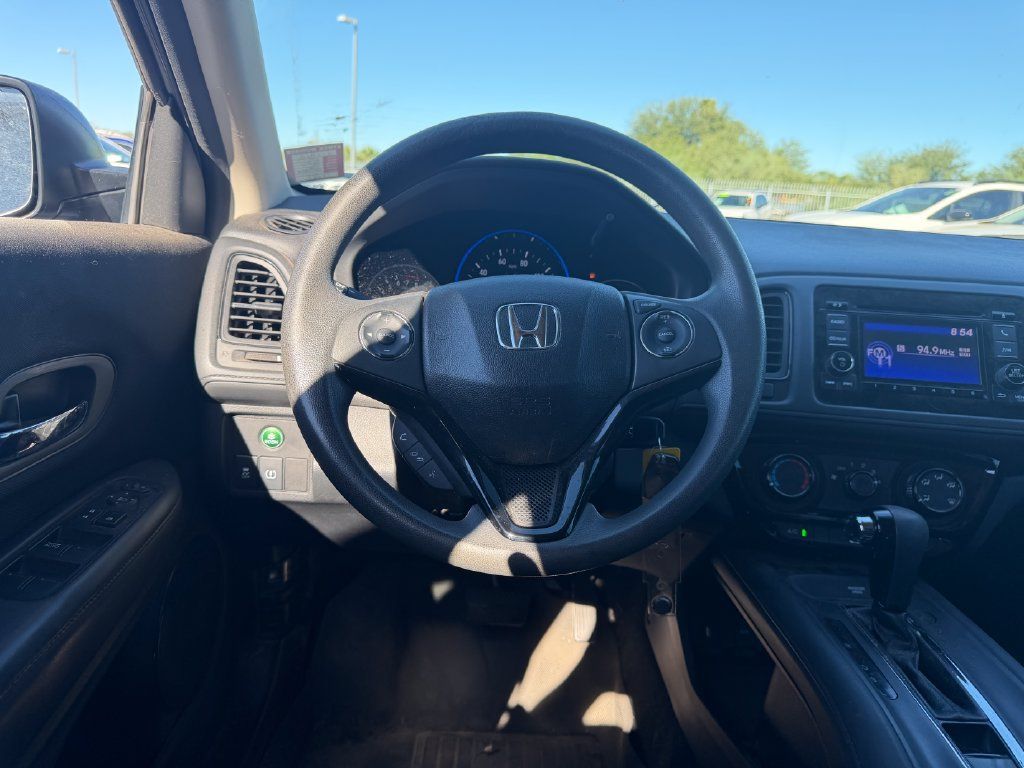 Used 2017 Honda HR-V LX image 8