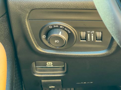 Used 2025 Jeep Grand Cherokee L Summit w/ Advanced Protech Group IV image 28