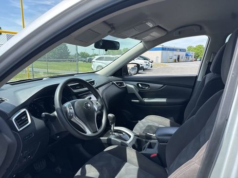 Used 2015 Nissan Rogue SV AWD/4WD image 7