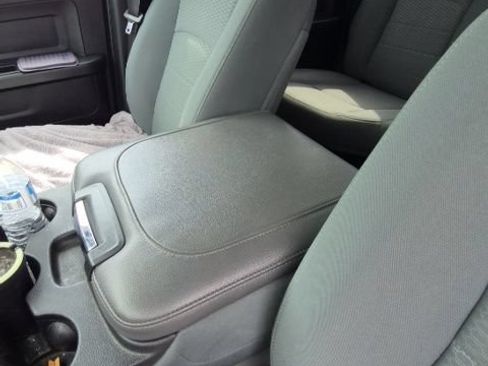 Used 2017 RAM 1500 Express AWD/4WD image 12