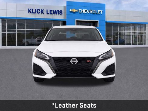 Used 2024 Nissan Altima 2.5 SR FWD image 2
