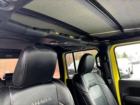 Used 2022 Jeep Wrangler Unlimited Sahara AWD/4WD image 22