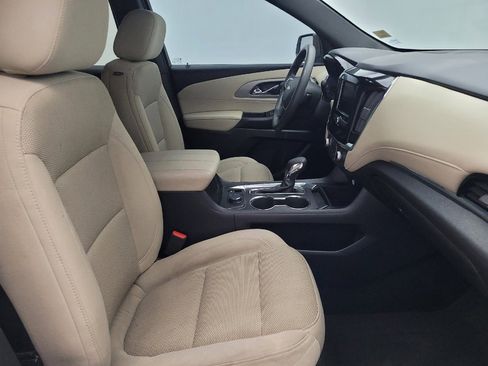 Used 2023 Chevrolet Traverse LS image 21