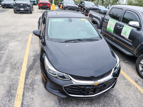 Used 2019 Chevrolet Cruze LS w/ LS Convenience Package FWD image 5