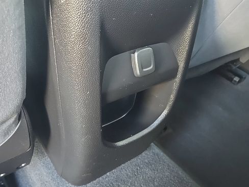 Used 2019 GMC Canyon 2WD Crew Cab w/ Convenience Package image 31