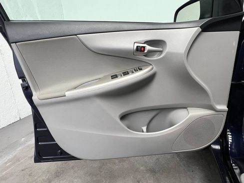 Used 2013 Toyota Corolla LE FWD image 7