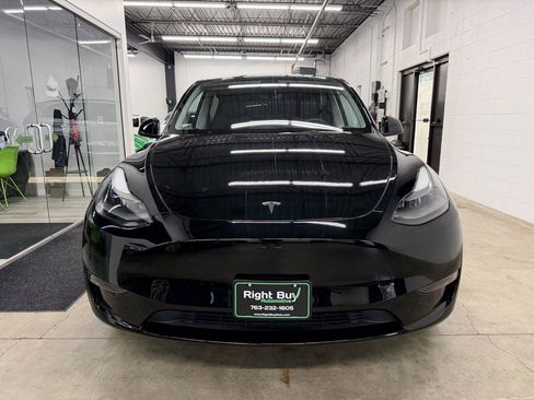 Used 2023 Tesla Model Y Long Range AWD/4WD image 2