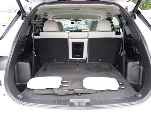 Used 2025 Mitsubishi Outlander SE AWD/4WD image 60