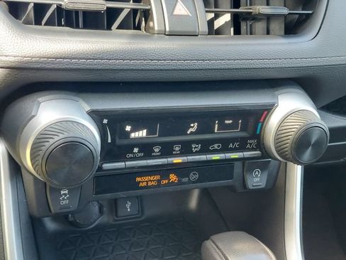 Certified 2022 Toyota RAV4 LE AWD/4WD image 22