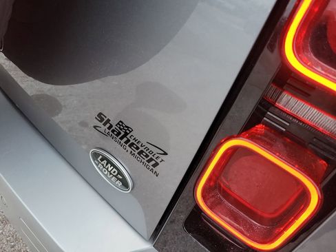 Used 2021 Land Rover Defender 110 SE image 37