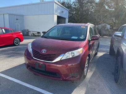Used 2017 Toyota Sienna LE