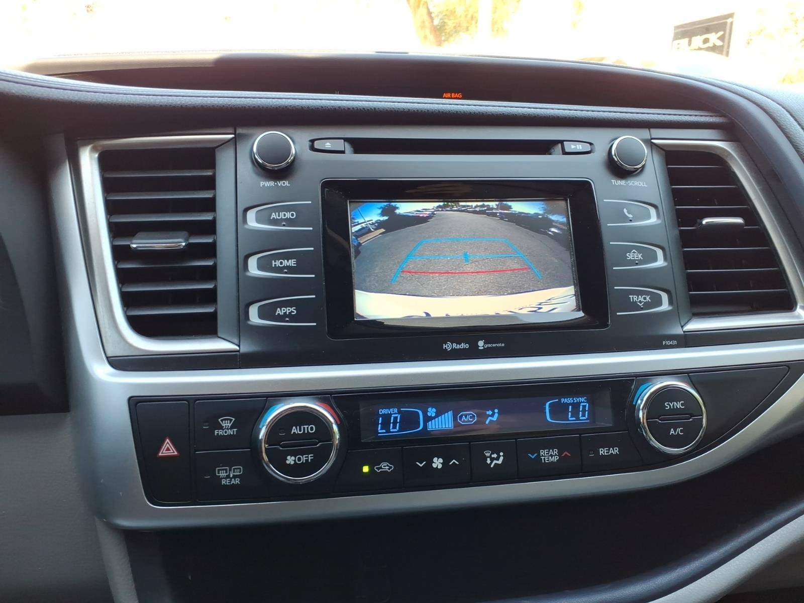 Used 2015 Toyota Highlander Plus AWD/4WD image 22