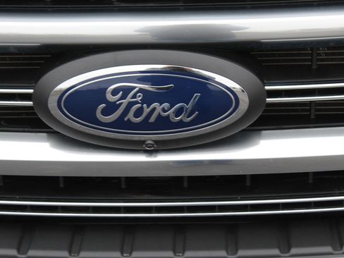 Used 2022 Ford F250 Platinum w/ FX4 Off-Road Package image 13