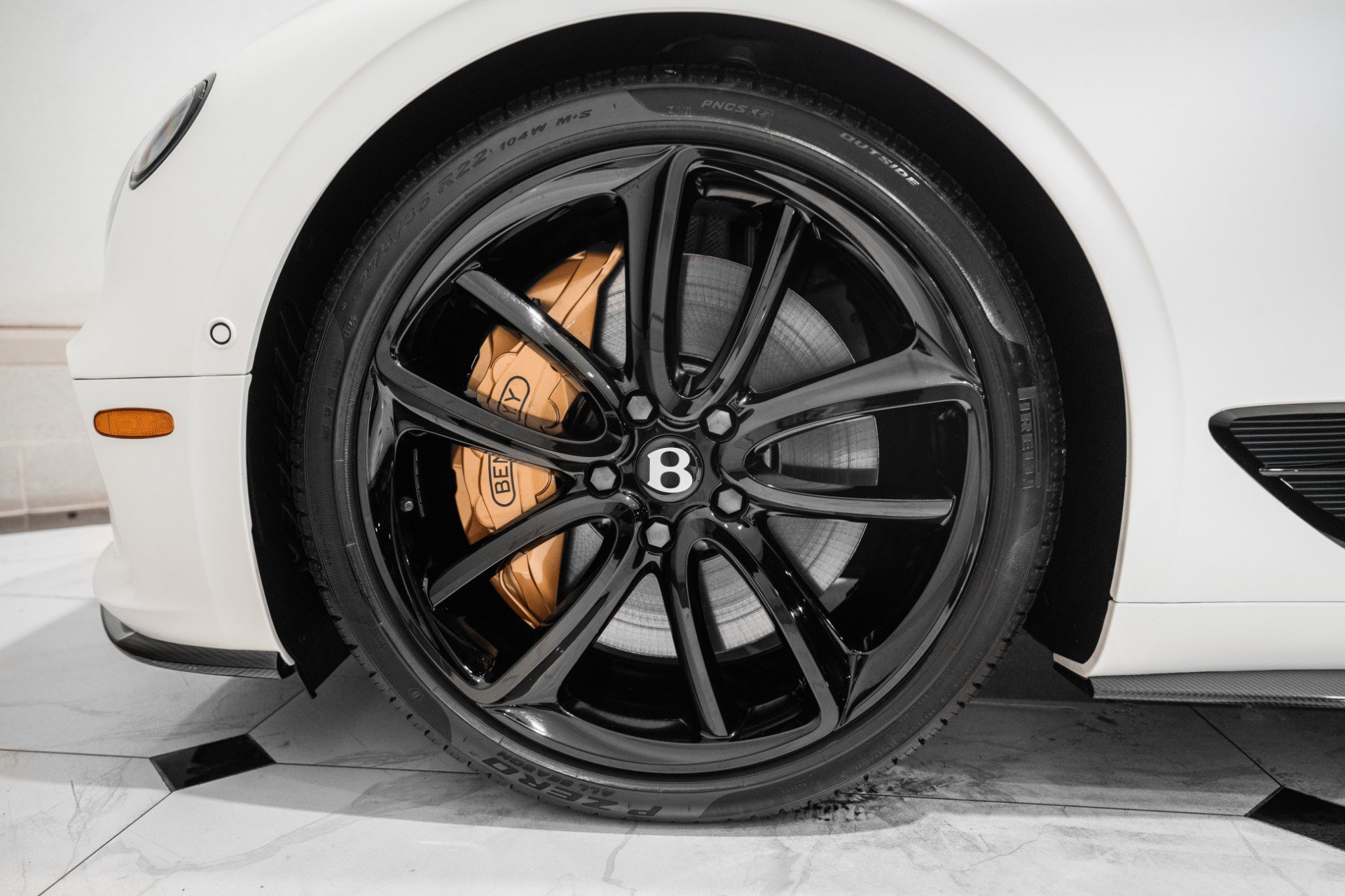 Certified 2024 Bentley Continental GT V8 AWD/4WD image 6