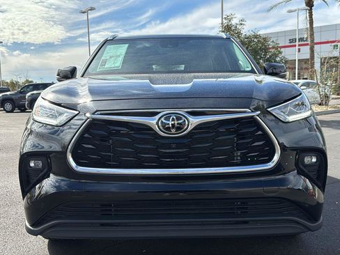 Used 2024 Toyota Highlander Limited image 2