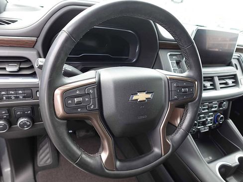 Used 2023 Chevrolet Tahoe High Country w/ Premium Package AWD/4WD image 16
