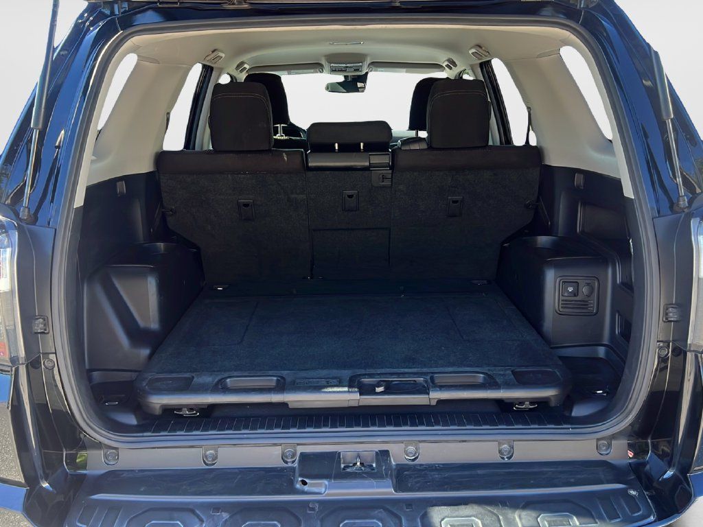 Used 2022 Toyota 4Runner Trail Special Edition AWD/4WD image 9