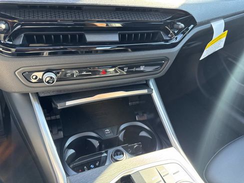 New 2026 BMW 330i Sedan w/ M Sport Package image 19