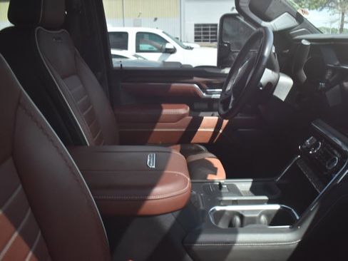 Used 2024 GMC Sierra 2500 Denali Ultimate image 4