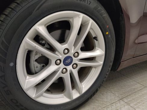 Used 2018 Ford Fusion SE w/ Fusion SE Technology Package FWD image 31