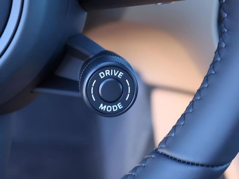 New 2026 Porsche Macan image 31