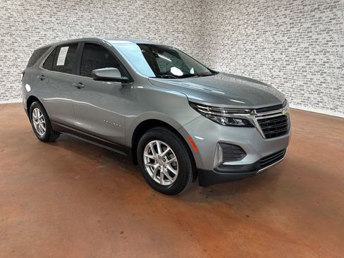 Used 2024 Chevrolet Equinox LT w/ LPO, Floor Liner Package image 1