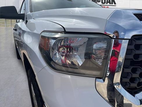 Used 2019 Toyota Tundra SR5 w/ SR5 Upgrade Package image 17