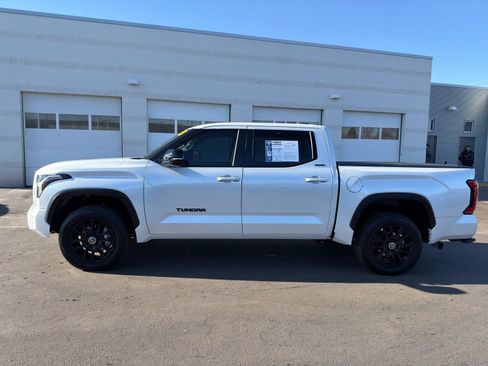 Used 2024 Toyota Tundra Limited image 3