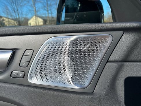 New 2026 Volvo XC60 B5 Ultra w/ Protection Package Premier image 21