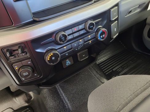 Used 2025 Ford F250 XL w/ FX4 Off-Road Package image 15