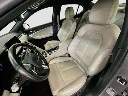 Used 2025 Genesis G70 2.5T AWD/4WD image 13