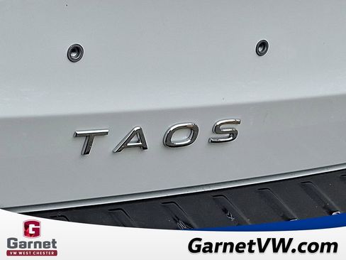New 2026 Volkswagen Taos SE image 11