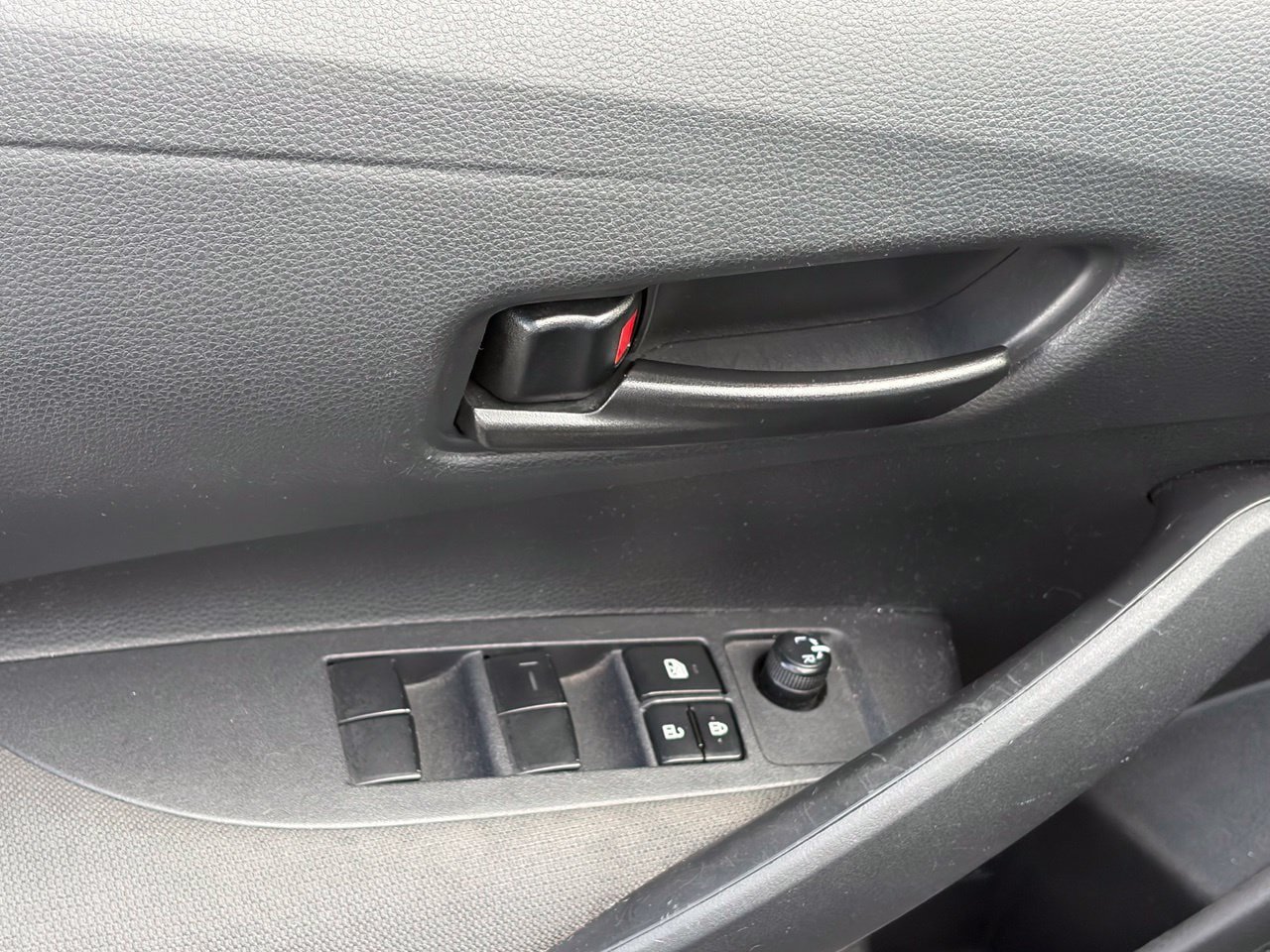 Used 2023 Toyota Corolla LE FWD image 6