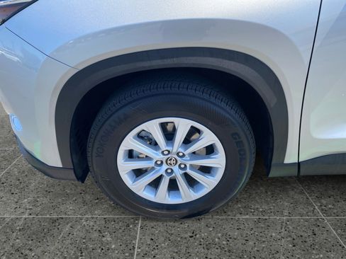 Used 2025 Toyota Grand Highlander AWD image 14