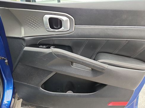 Used 2022 Kia Sorento SX image 9