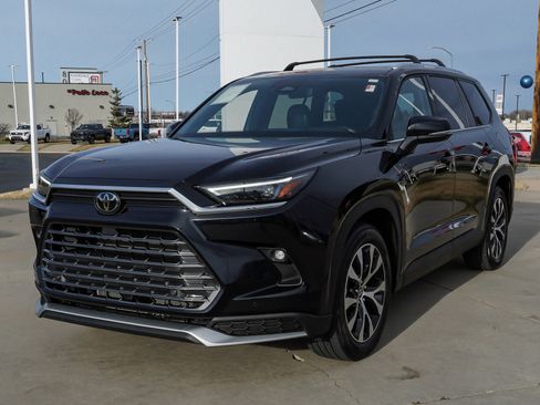 Certified 2024 Toyota Grand Highlander MAX Limited image 4