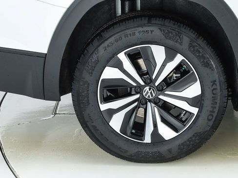 New 2026 Volkswagen Atlas SE FWD image 13